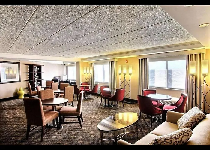 Wyndham Omaha Hotel - West Dodge